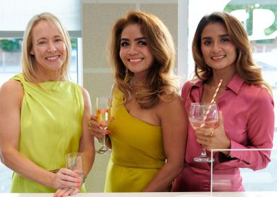 Ladies with gin and prosecco from our mobile bar, perfect for all events.